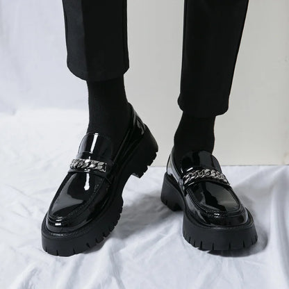 Men British Style Patent Leather Business Loafers Men Platform Casual Shoes Chain Design Men Oxfords Fashion Streetwear Footwear