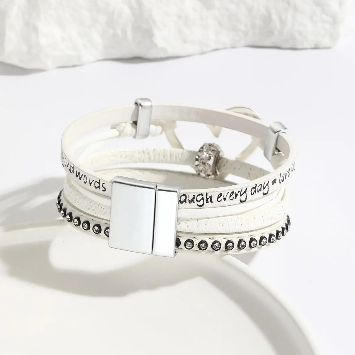 Hollow love accessories Sweet leather bracelet encrusted with diamond magnetic buckle vintage multi-layer bracelet wholesale