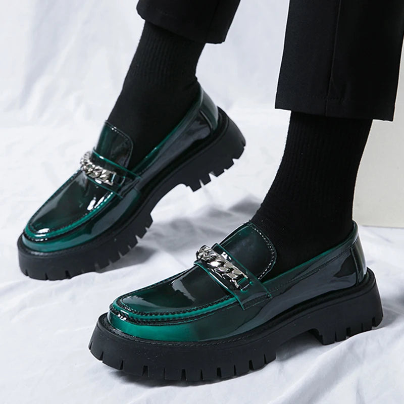 Men British Style Patent Leather Business Loafers Men Platform Casual Shoes Chain Design Men Oxfords Fashion Streetwear Footwear